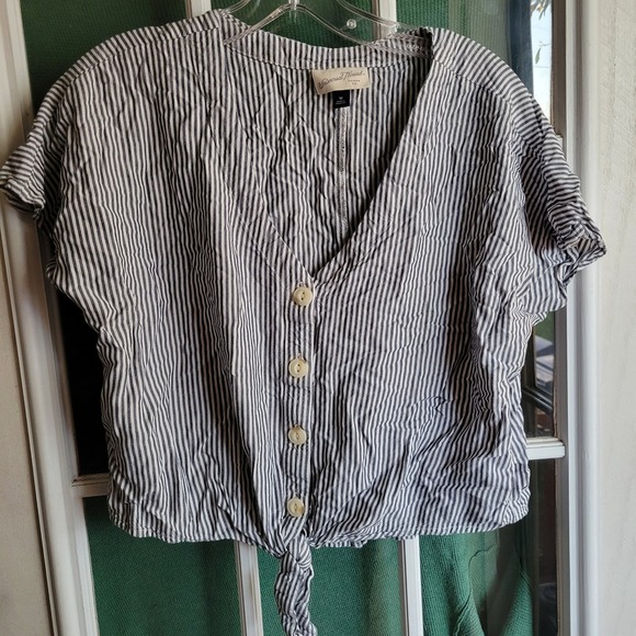 Universal Thread Tops - Universal Thread Womens Blue White Striped‎ Tie Front Button Down Top Size M